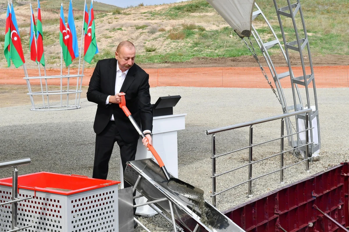 Prezident İlham Əliyev Füzulinin Cuvarlı kəndinin təməlini qoyub - FOTO - YENİLƏNİB