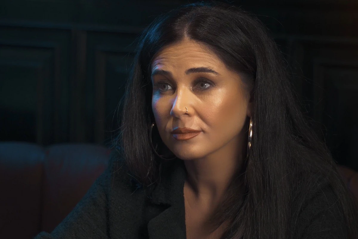 Elnarə məşhur mahnını fərqli tərzdə oxudu - VİDEO