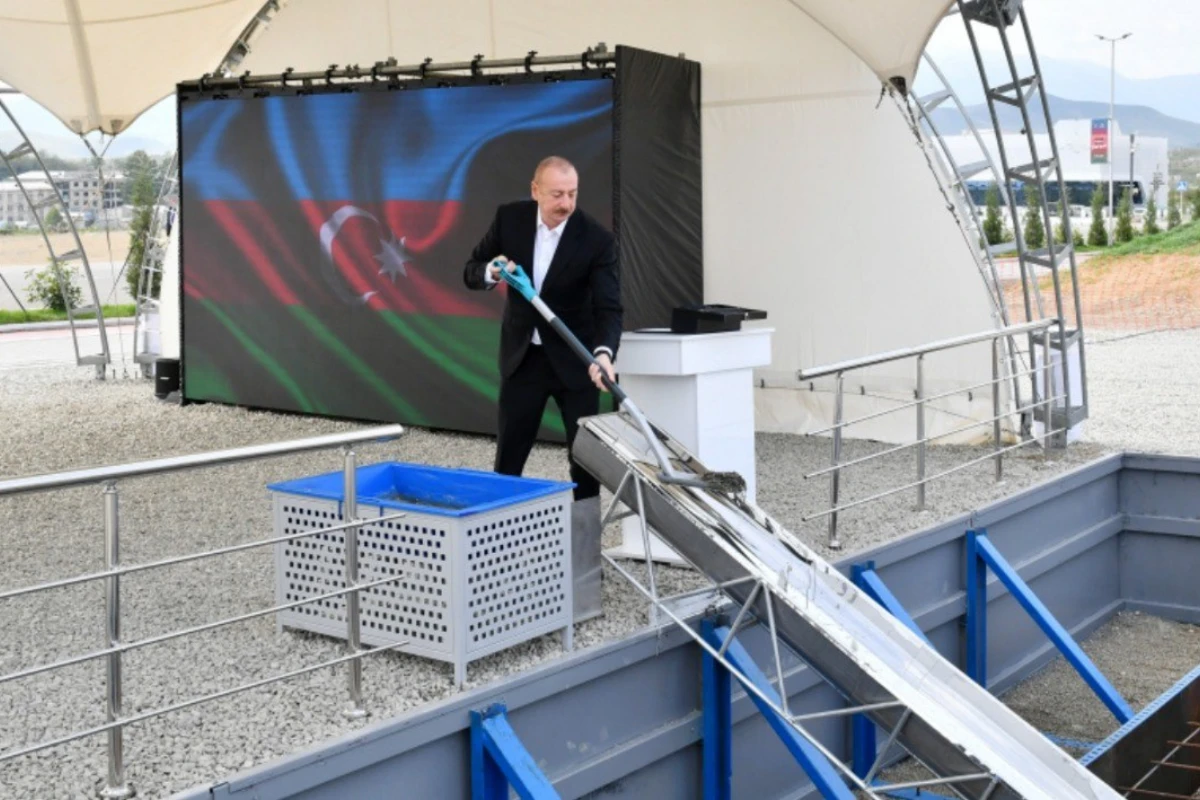 Azərbaycan lideri Füzuli şəhərində ikinci yaşayış kompleksinin təməlini qoyub - FOTO