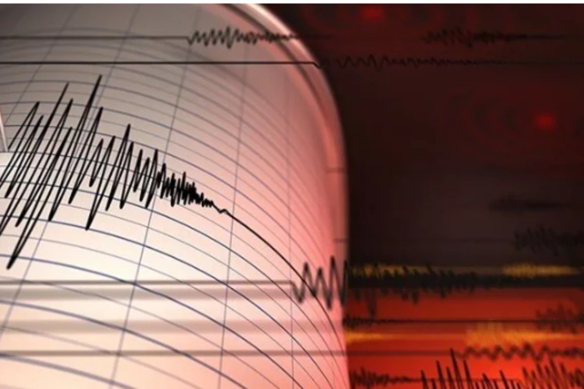 İzmirdə zəlzələ oldu - FOTO