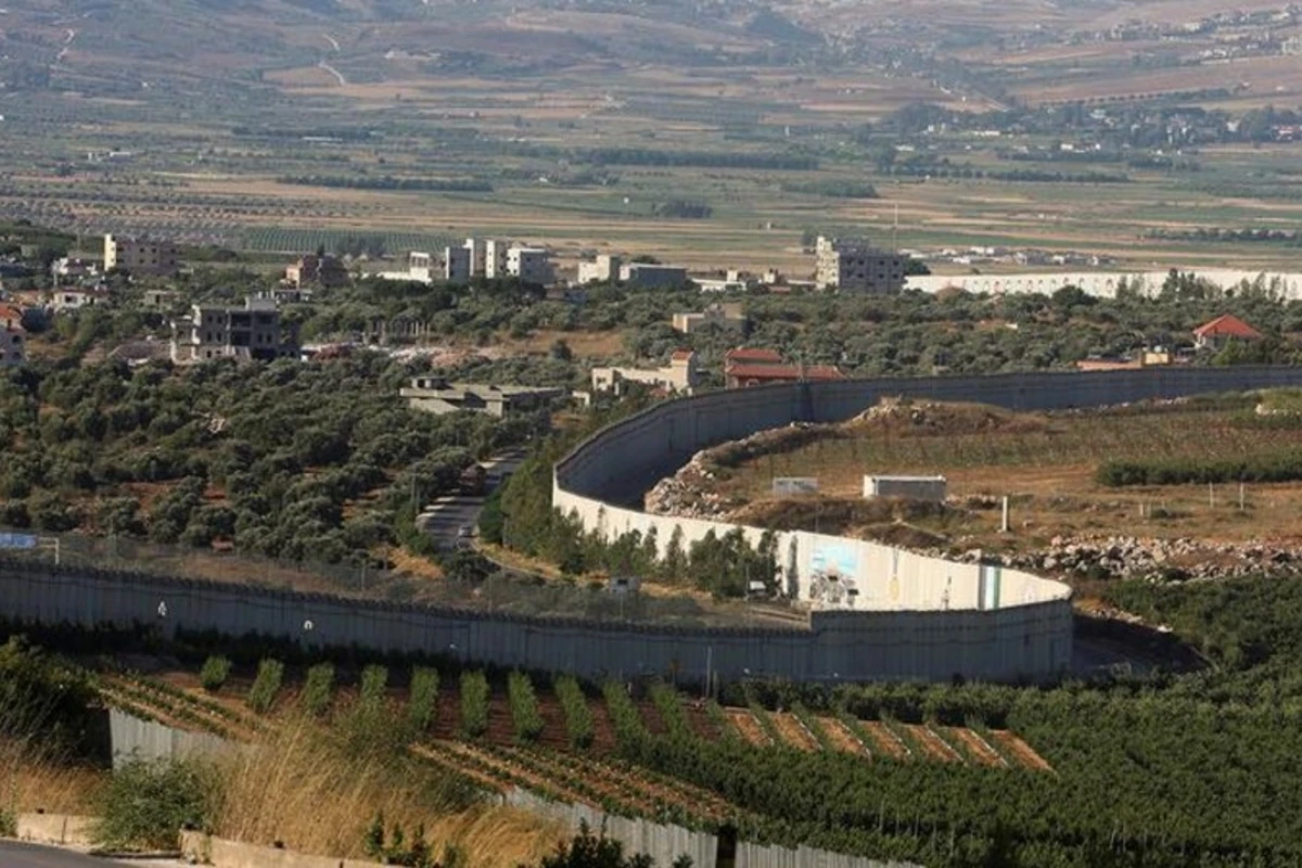 İsrail Livanla 5 km-lik sərhəddə əhalini təxliyə edir İsrail Livanla 5 km-lik sərhəddə əhalini təxliyə edir
