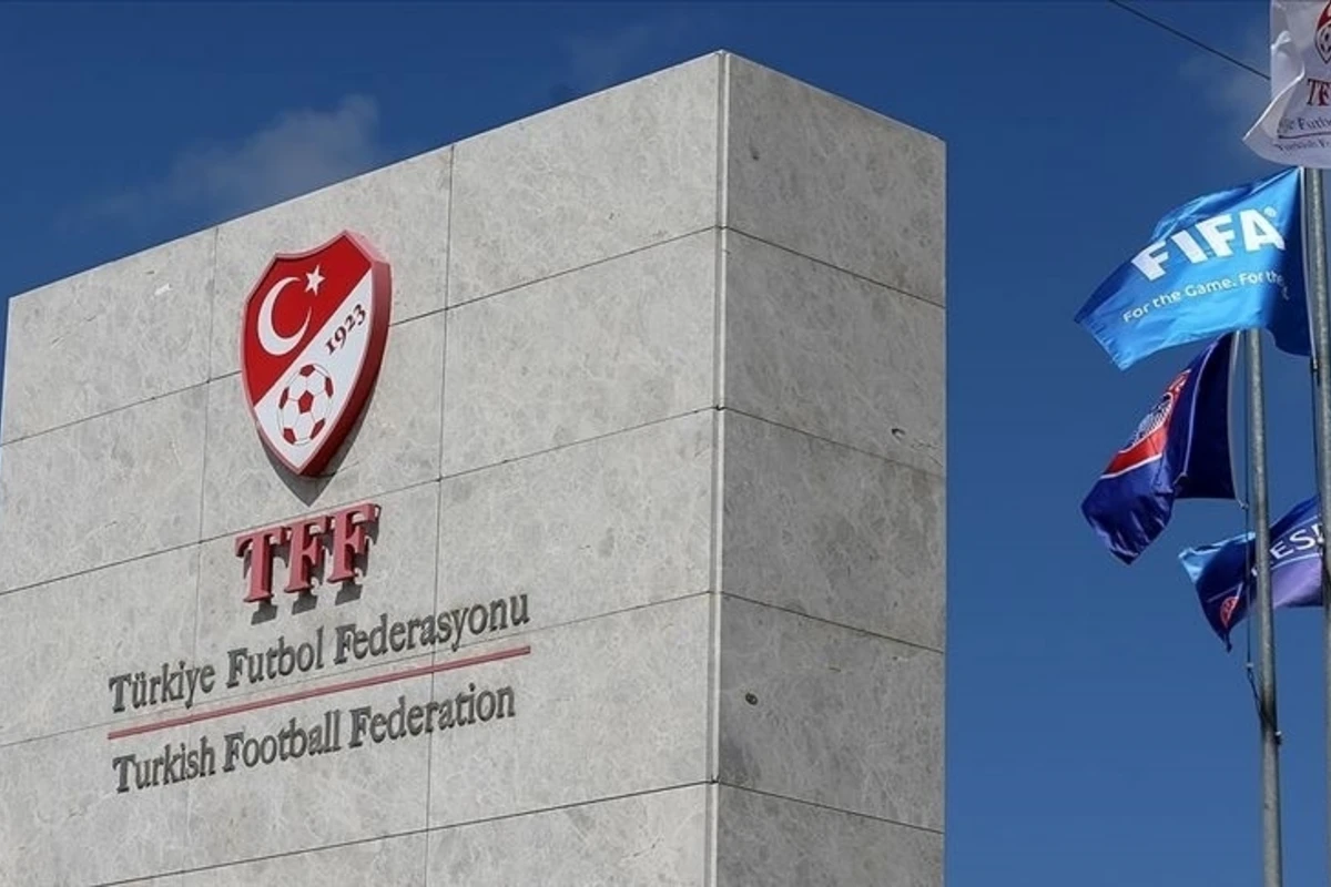 Qəzzaya görə Türkiyədə futbolçular matçlara qara sarğı ilə çıxacaqlar