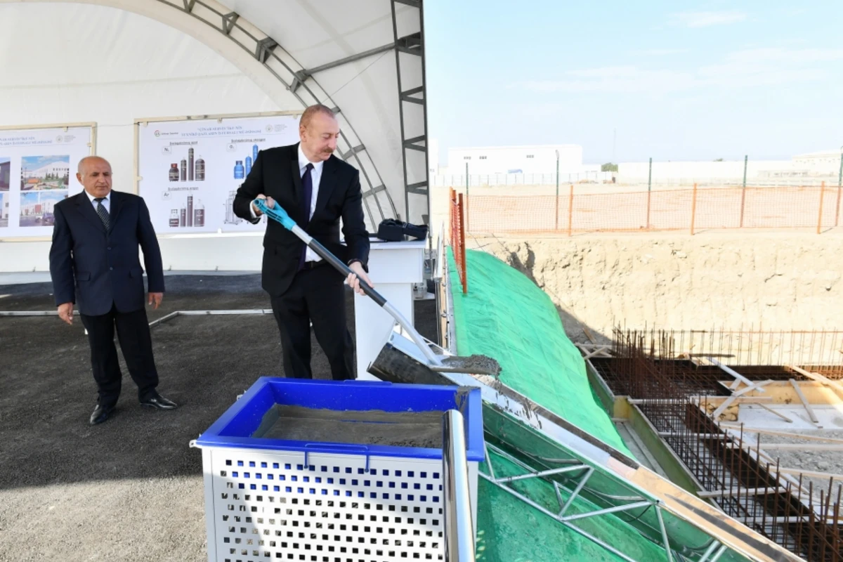 Президент принял участие в церемониях открытия и закладки фундаментов ряда предприятий в Сумгайыте - ФОТО