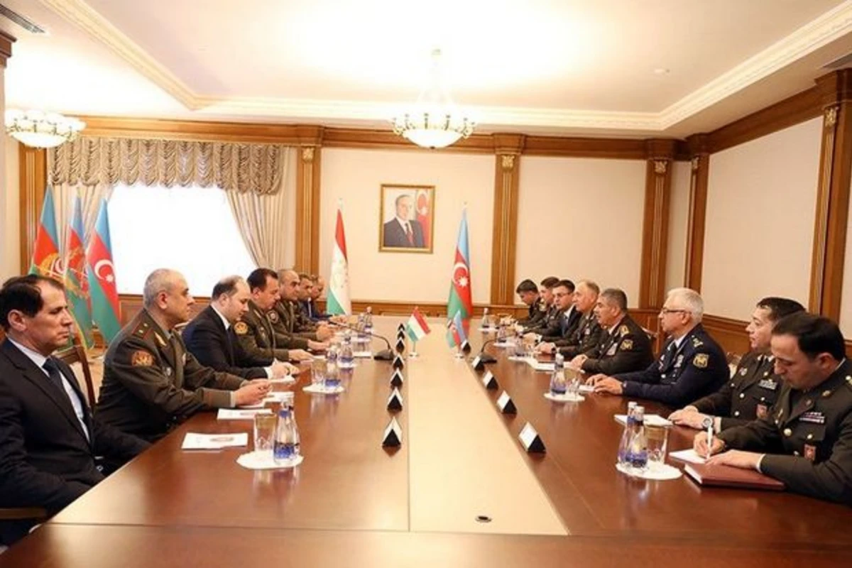 Azərbaycan və Tacikistan müdafiə nazirləri hərbi əməkdaşlıq məsələlərini müzakirə ediblər - FOTO/VİDEO