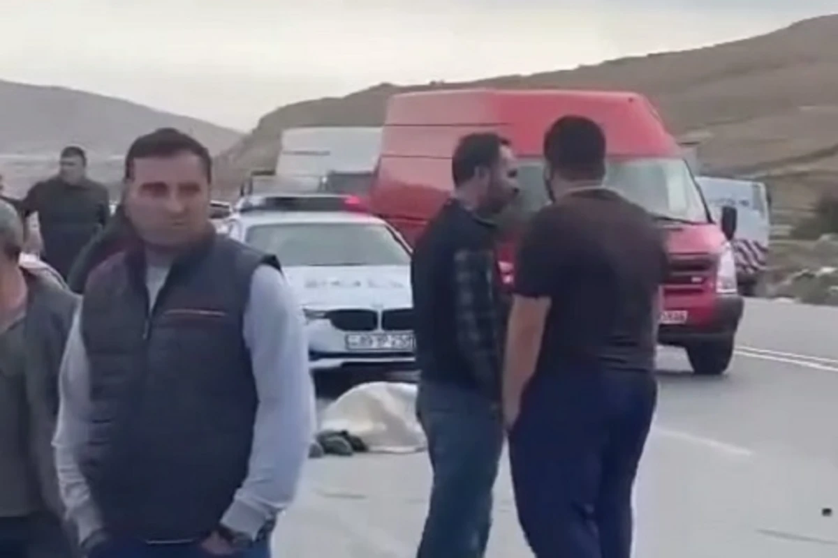 Meyvəlidə yol qəzası: Ölən var -  VİDEO