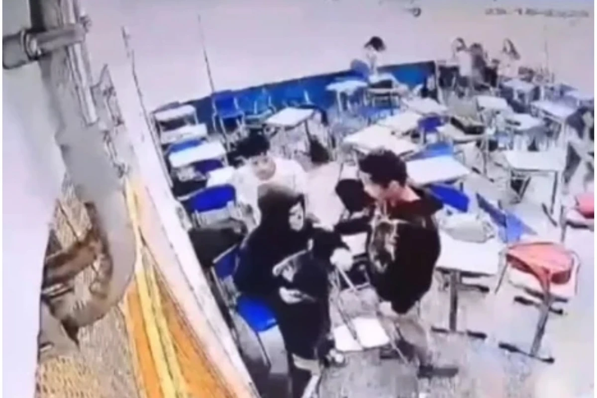 Braziliyada 15 yaşlı qız məktəbə silahla hücum etdi - 1 ÖLÜ, 3 YARALI - VİDEO Braziliyada 15 yaşlı qız məktəbə silahla hücum etdi - 1 ÖLÜ, 3 YARALI - VİDEO