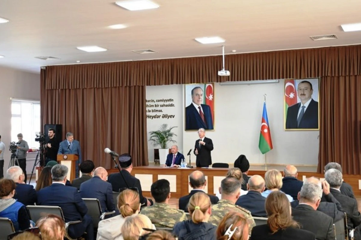 Eldar Əzizov Əmircan sakinlərinin problemlərinin həlli ilə bağlı tapşırıq verib - FOTO