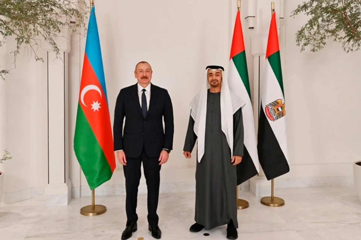 İlham Əliyev BƏƏ Prezidentinə zəng edib