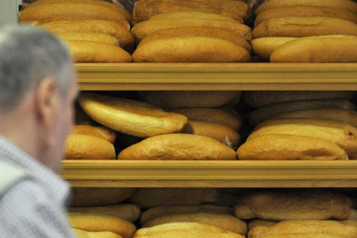 Стоимость хлеба снижена, но некоторые граждане утвреждают, что покупают его по прежней цене - ВИДЕО