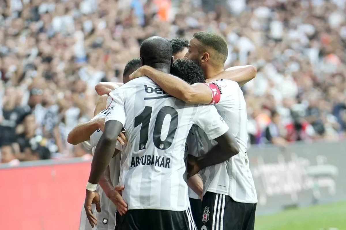 Beşiktaşın ulduzu xəstəxanaya yerləşdirildi