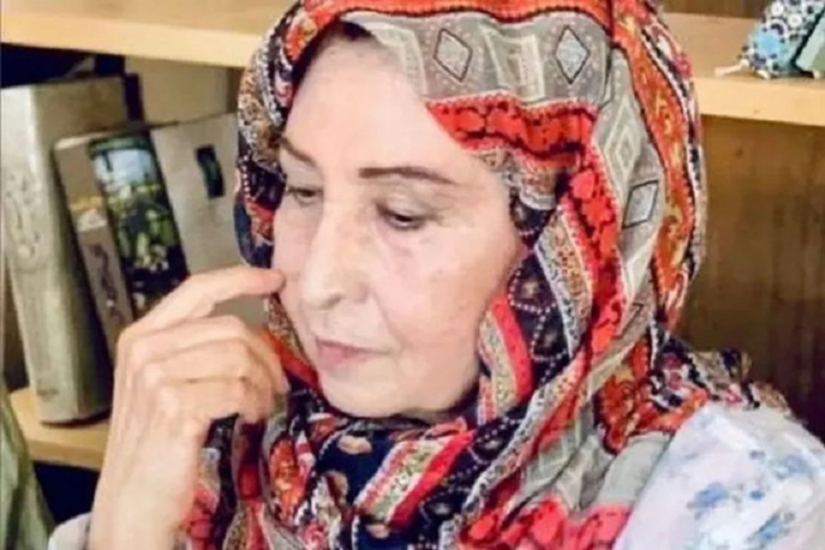 Ev dustaqlığındakı iranlı fəalın xanımı: “Qadın qətlinin damğası həmişəlik rejimin alnında qalacaq” - FOTO