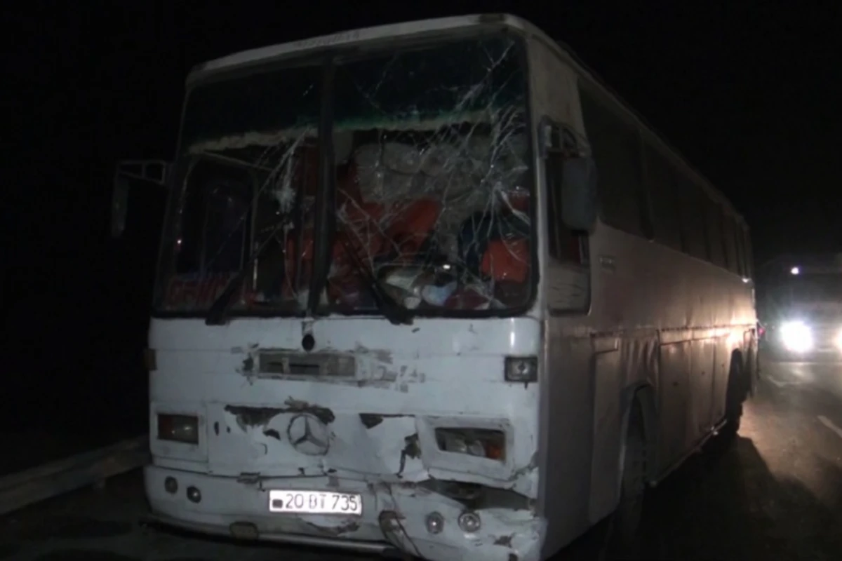 Avtobus qəzaya düşdü, çox sayda yaralı var - VİDEO