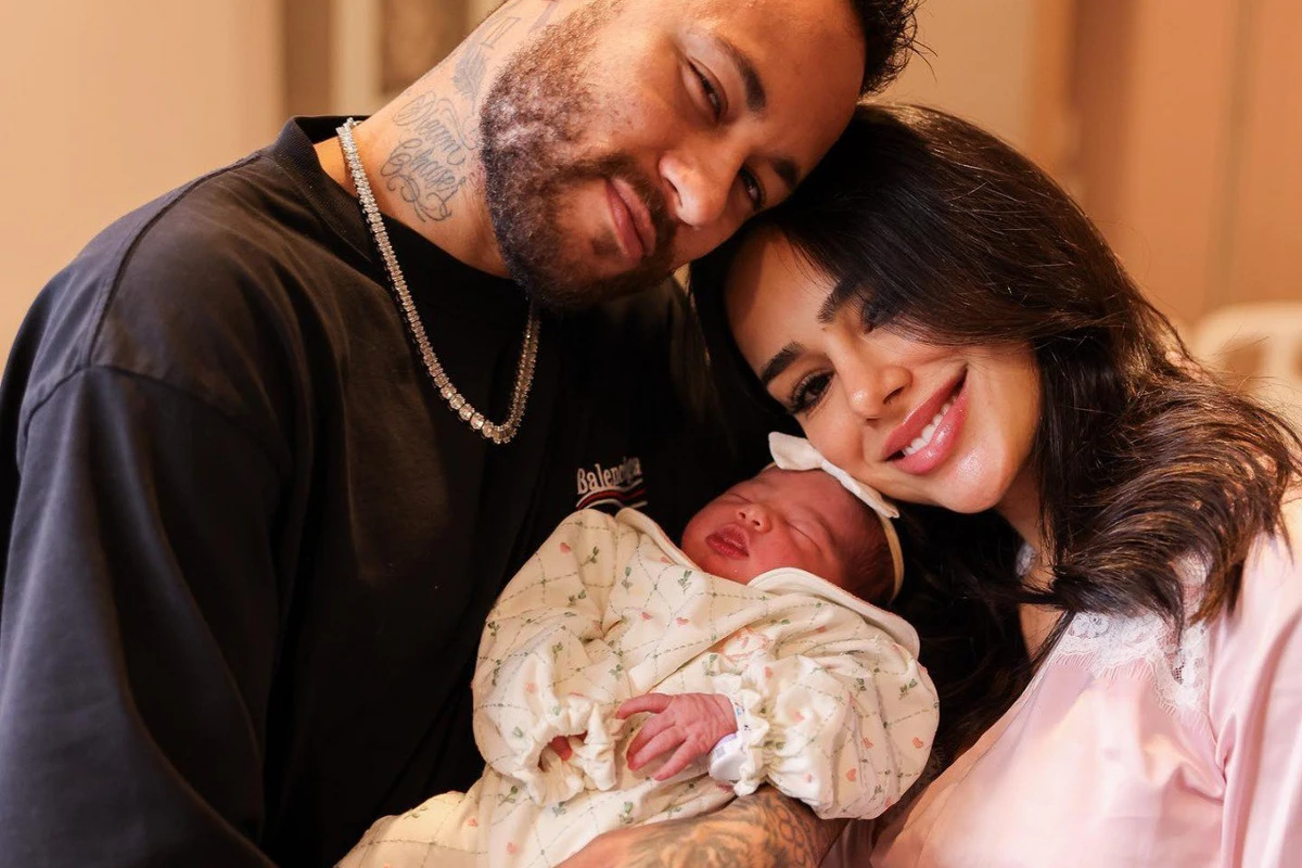 Neymar ötən ay qızını dünyaya gətirən sevgilisindən ayrıldı - FOTO