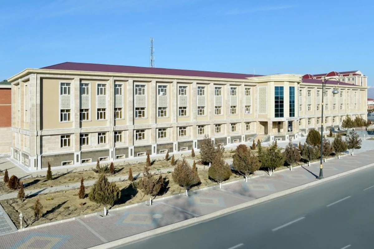 Naxçıvanda Mərkəzi Uşaq Xəstəxanasının baş həkimi işdən çıxarılıb