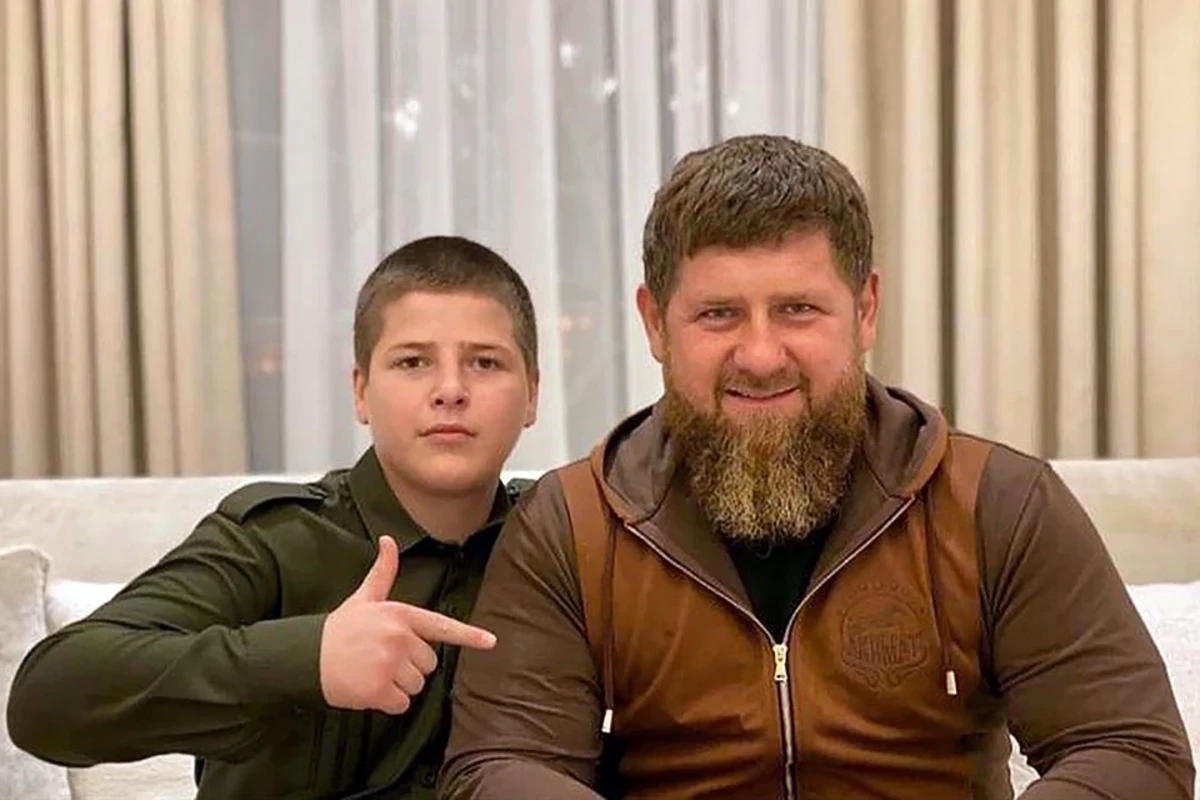 Kadırovun 16 yaşlı oğlu yüksək vəzifəyə təyin edildi - FOTO Kadırovun 16 yaşlı oğlu yüksək vəzifəyə təyin edildi - FOTO