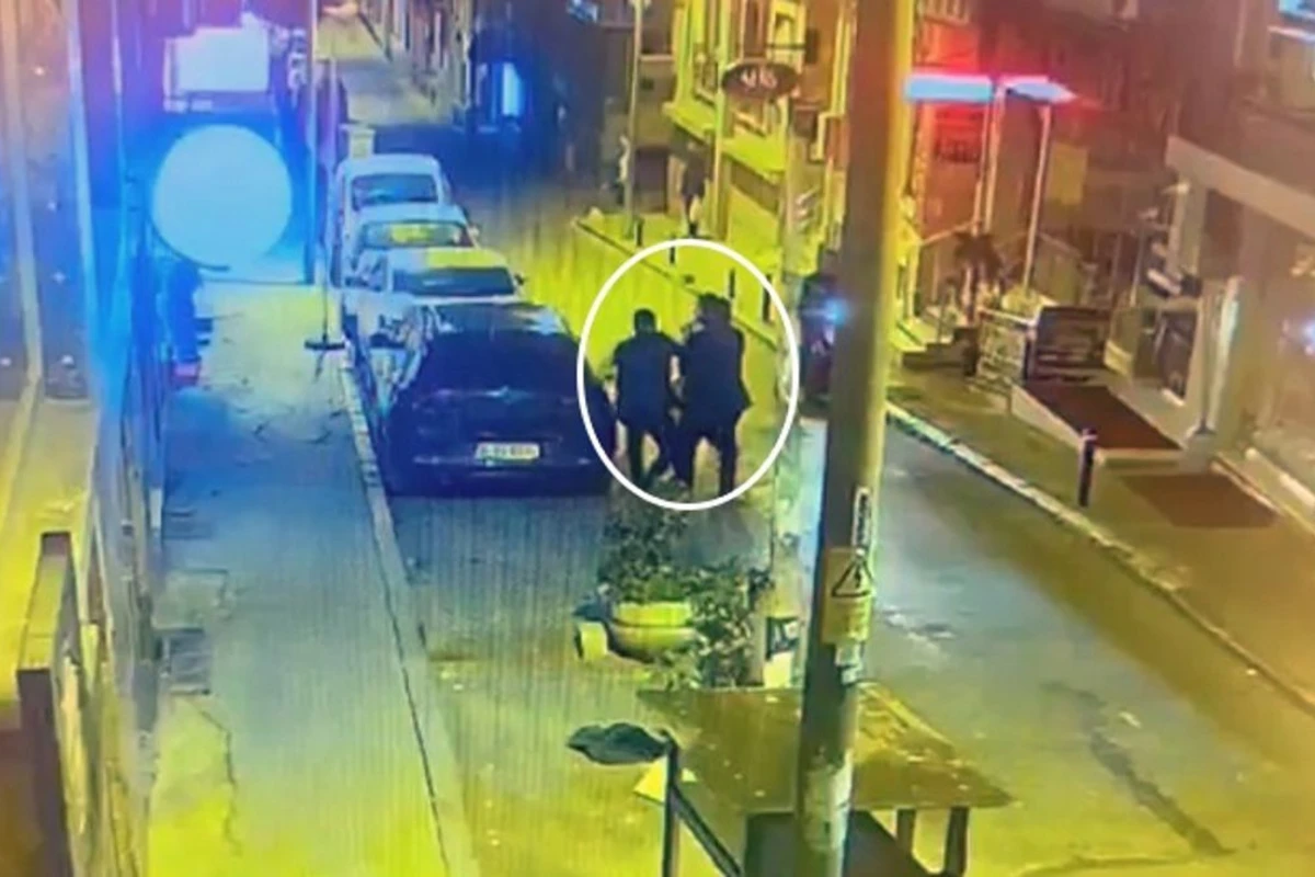 İstanbulda qadını iş yerindən qaçırmaq istədilər - ANBAAN VİDEO İstanbulda qadını iş yerindən qaçırmaq istədilər - ANBAAN VİDEO