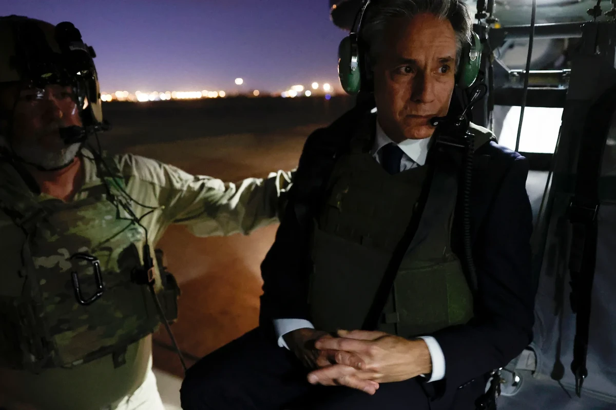 Blinken İraqa hərbçilərlə birgə helikopterdə gedib - FOTO