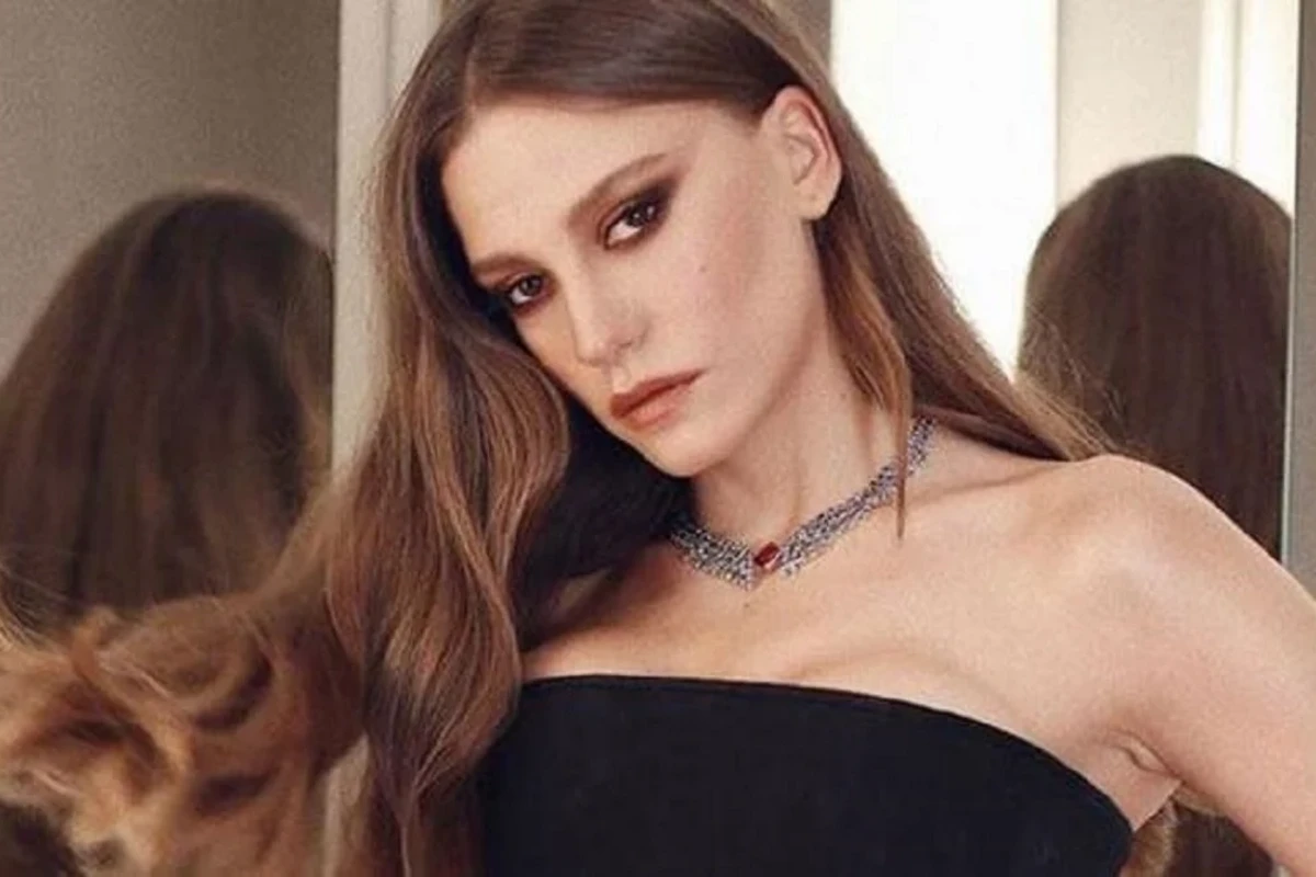 Serenay Sarıkaya bu müğənni ilə sevgilidir - FOTO