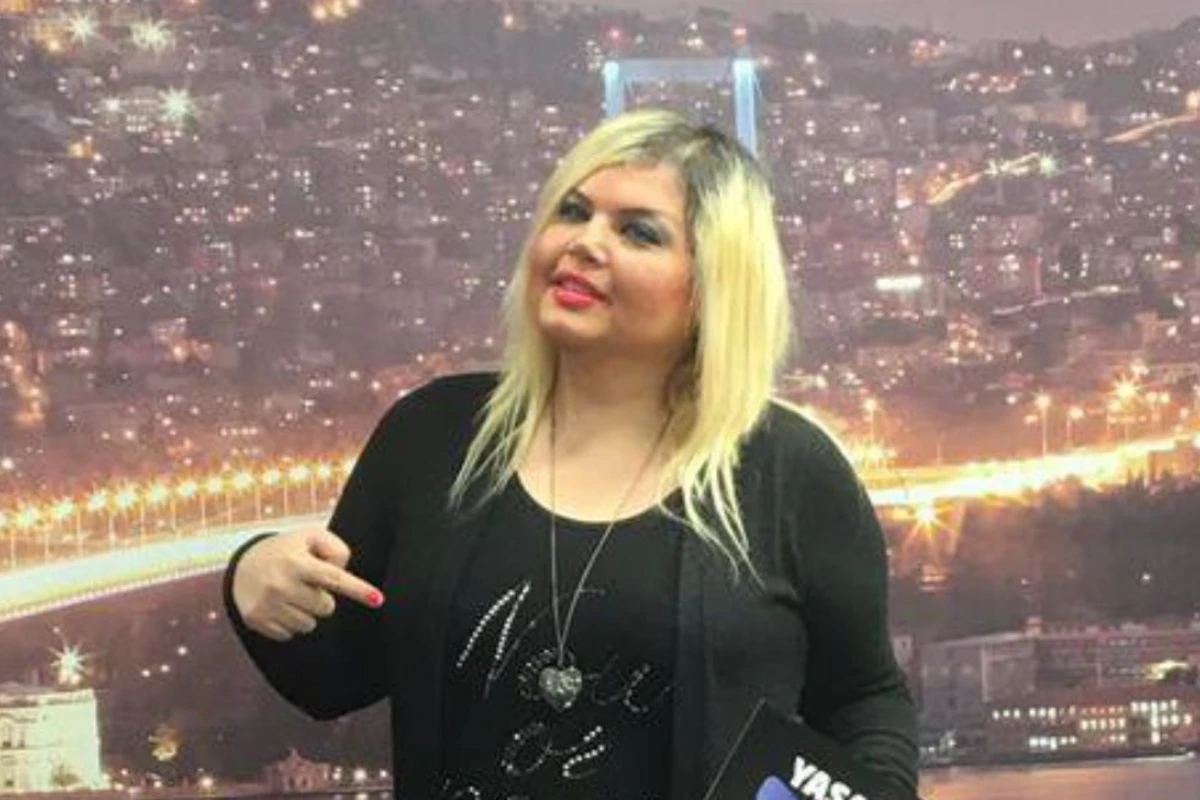 Türkiyədə dəhşət - Qardaş televiziya aparıcısı olan bacısını qətlə yetirdi - FOTO Türkiyədə dəhşət - Qardaş televiziya aparıcısı olan bacısını qətlə yetirdi - FOTO