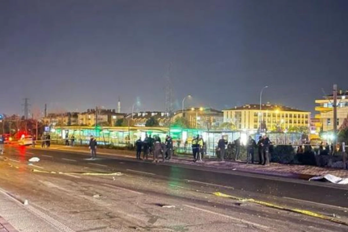 Türkiyədə yolu keçmək istəyənləri maşın vurdu - 5 nəfər öldü - FOTO