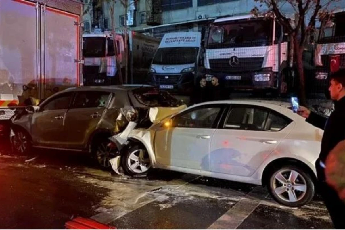 Türkiyədə AĞIR YOL QƏZASI - 1 ÖLÜ, 5 YARALI - FOTO