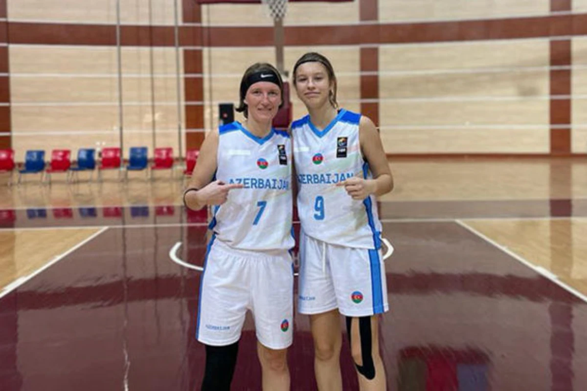 Azərbaycanda qadın basketbol tarixində ilk: Ana və qızı eyni vaxtda meydançaya çıxdılar