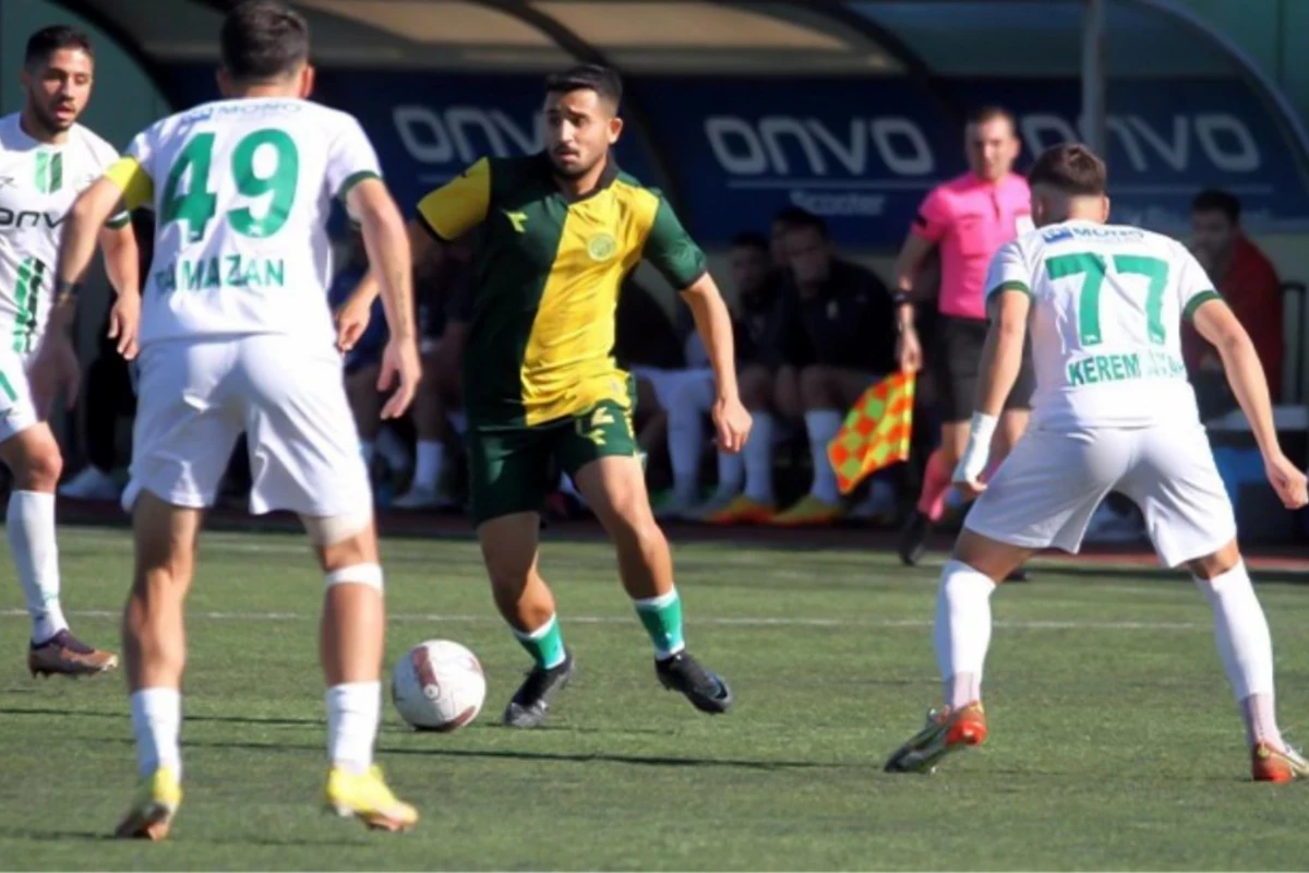 Türkiyədə futbol klubuna silahlı hücum! Futbolçuların üzərinə güllə yağdırdılar - FOTO/VİDEO