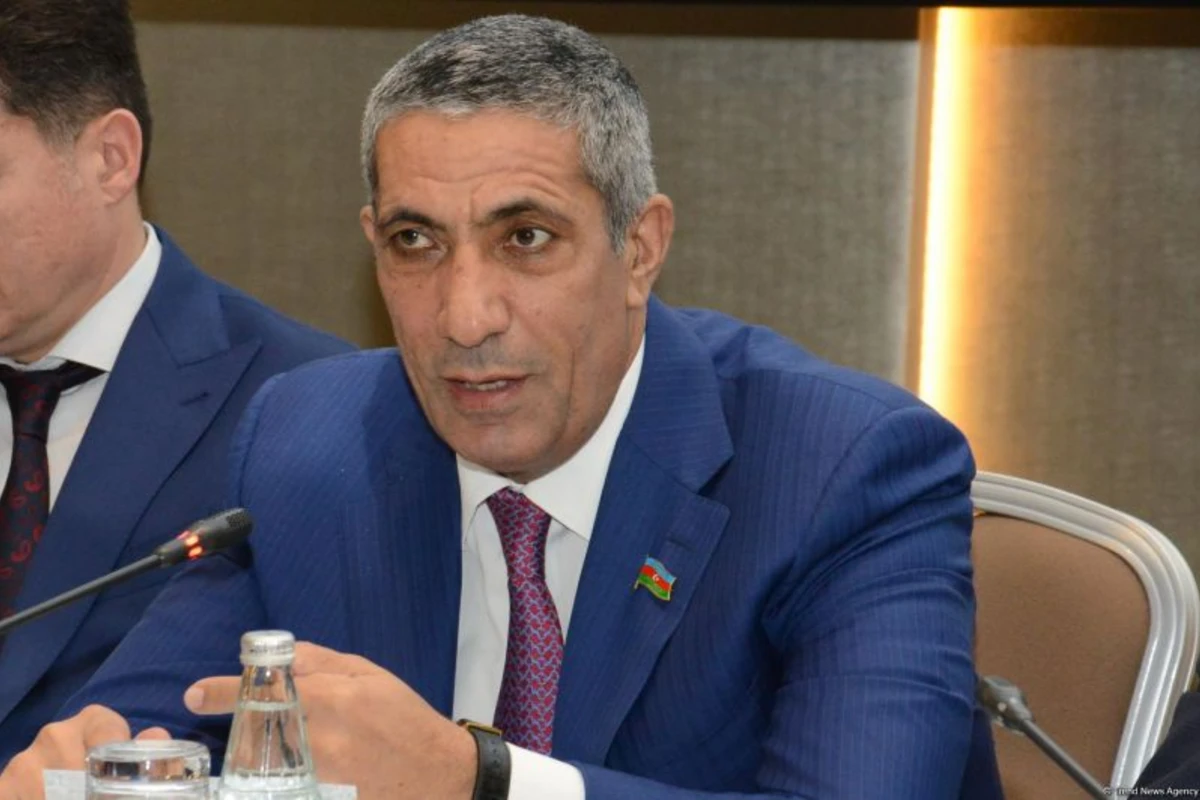 Siyavuş Novruzov: Büdcədən bələdiyyələrə ayrılan vəsaitə nəzarət gücləndirilməlidir Siyavuş Novruzov: Büdcədən bələdiyyələrə ayrılan vəsaitə nəzarət gücləndirilməlidir