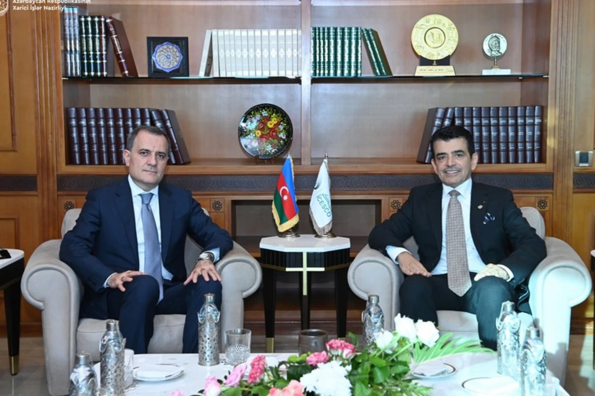 XİN başçısı ICESCO-nun baş direktoru ilə mədəniyyətlərarası dialoqun təşviqi üzrə birgə layihələri müzakirə edib - FOTO