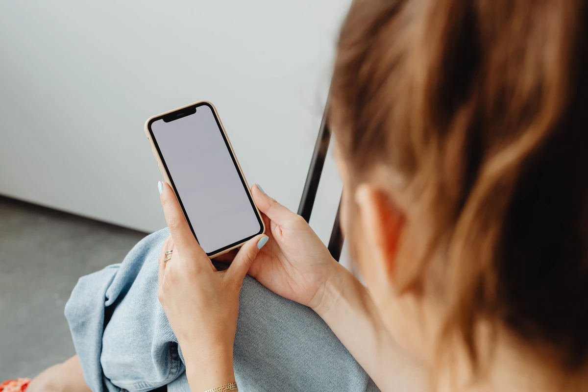 Moskvadan qayıdıb arvadını öldürdü - Xəyanət şübhəsi, gizli “WhatsApp” yazışması - FOTO