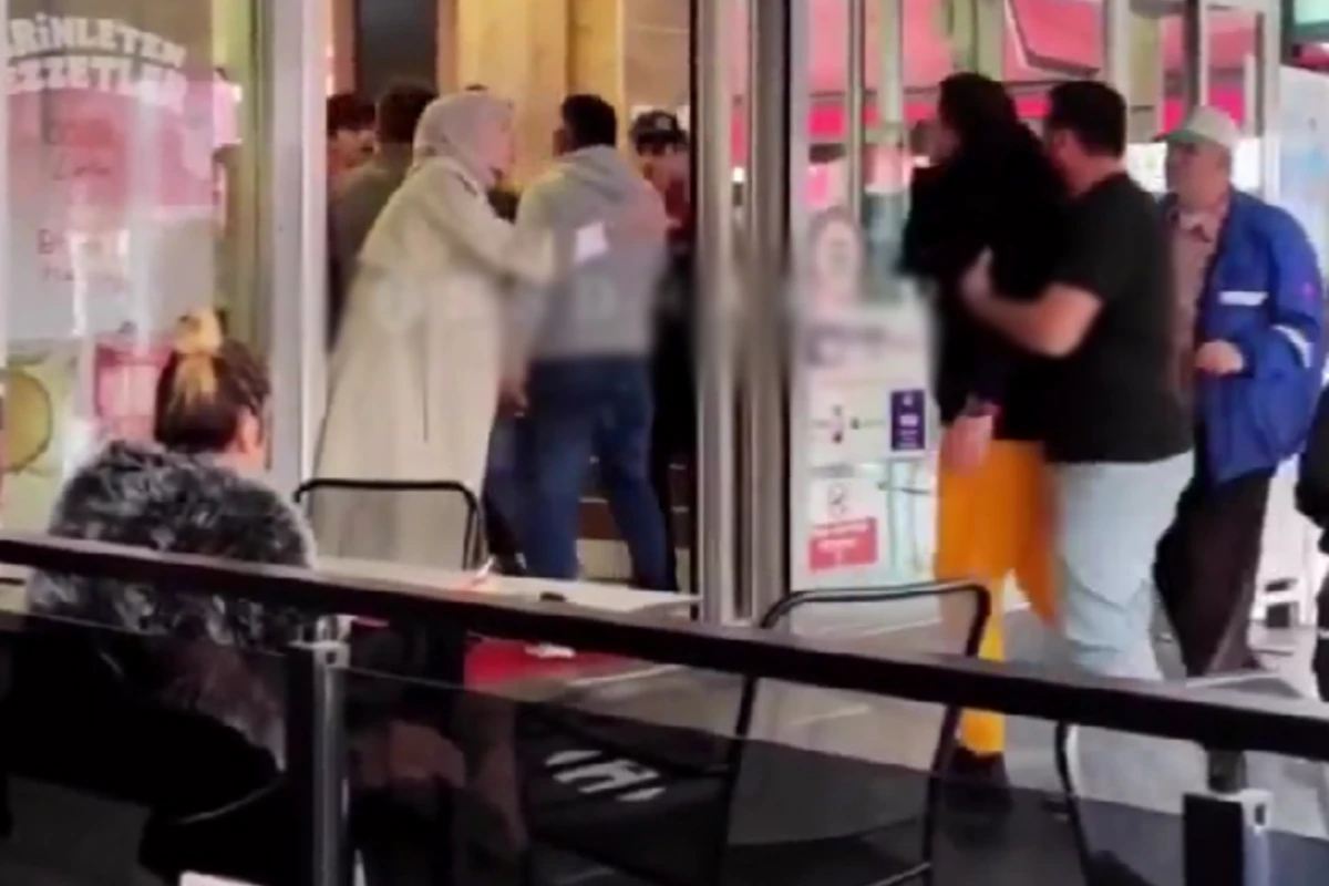 Sakaryada bir şəxs “Kahrolsun İsrail” deyərək restorana hücum etdi - VİDEO