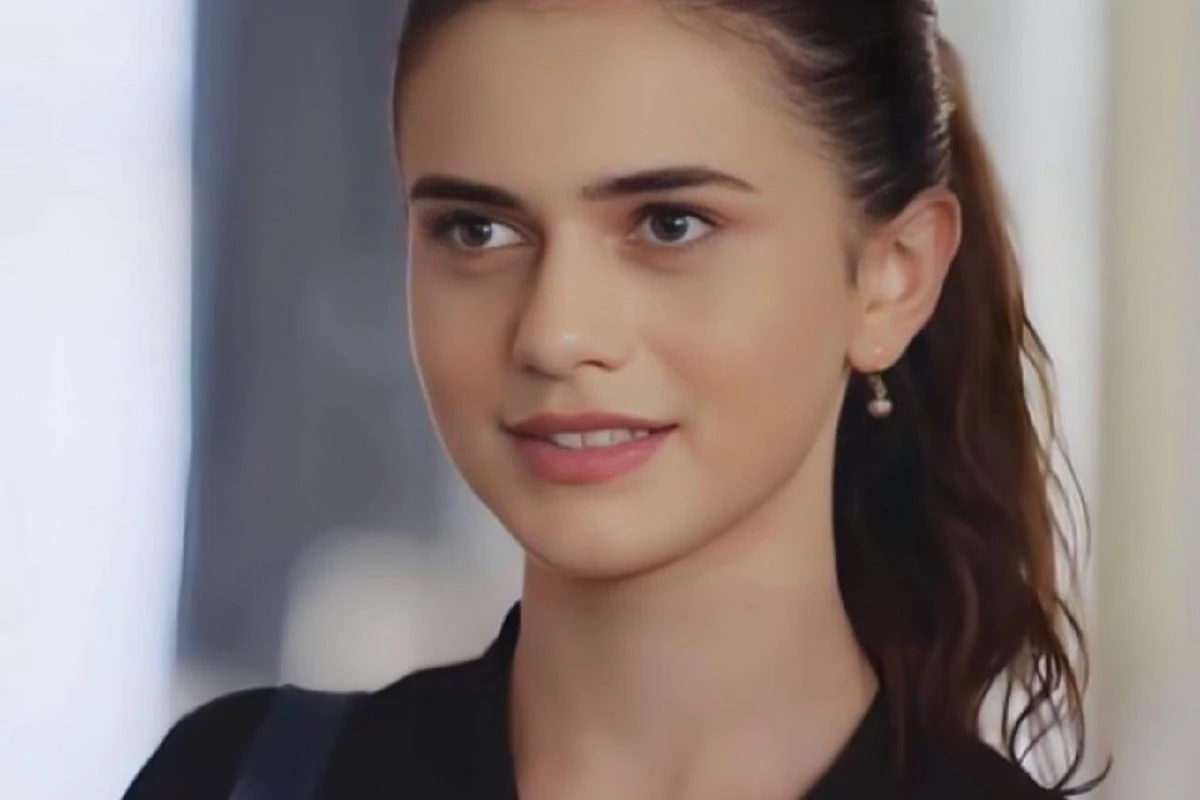 Azərbaycanlı aktrisanın xalası qızı TÜRKİYƏNİN REYTİNQLİ SERİALINDA - FOTO