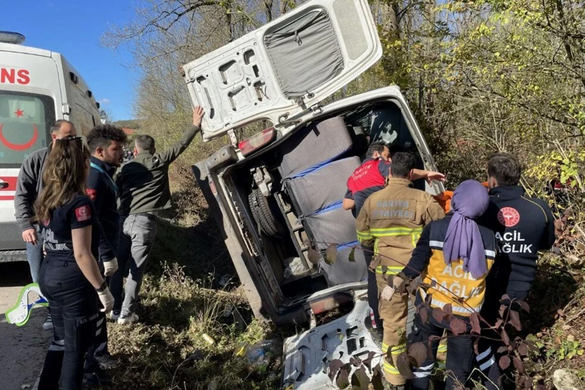 Türkiyədə avtobus aşdı - 11 YARALI VAR - FOTO