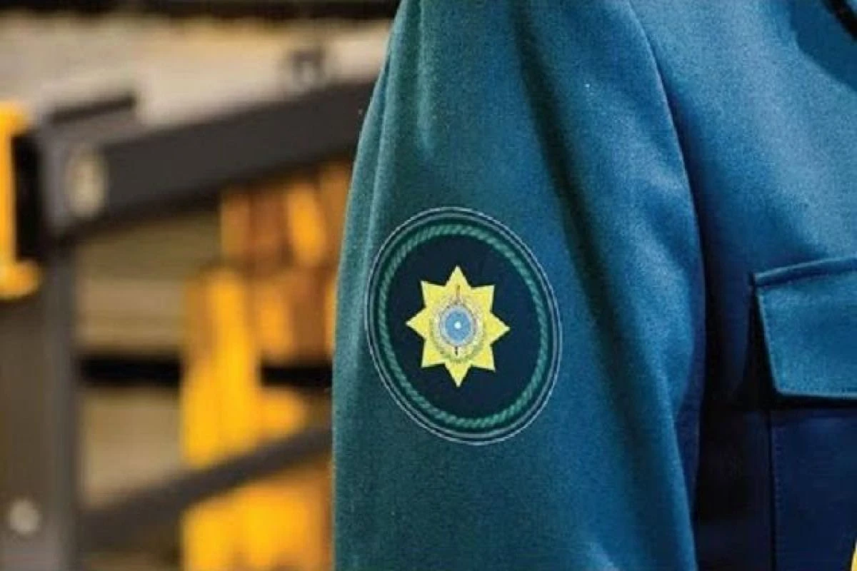 Rüşvətlə dərman keçirilməsinə görə daha 2 gömrük əməkdaşı həbs olundu