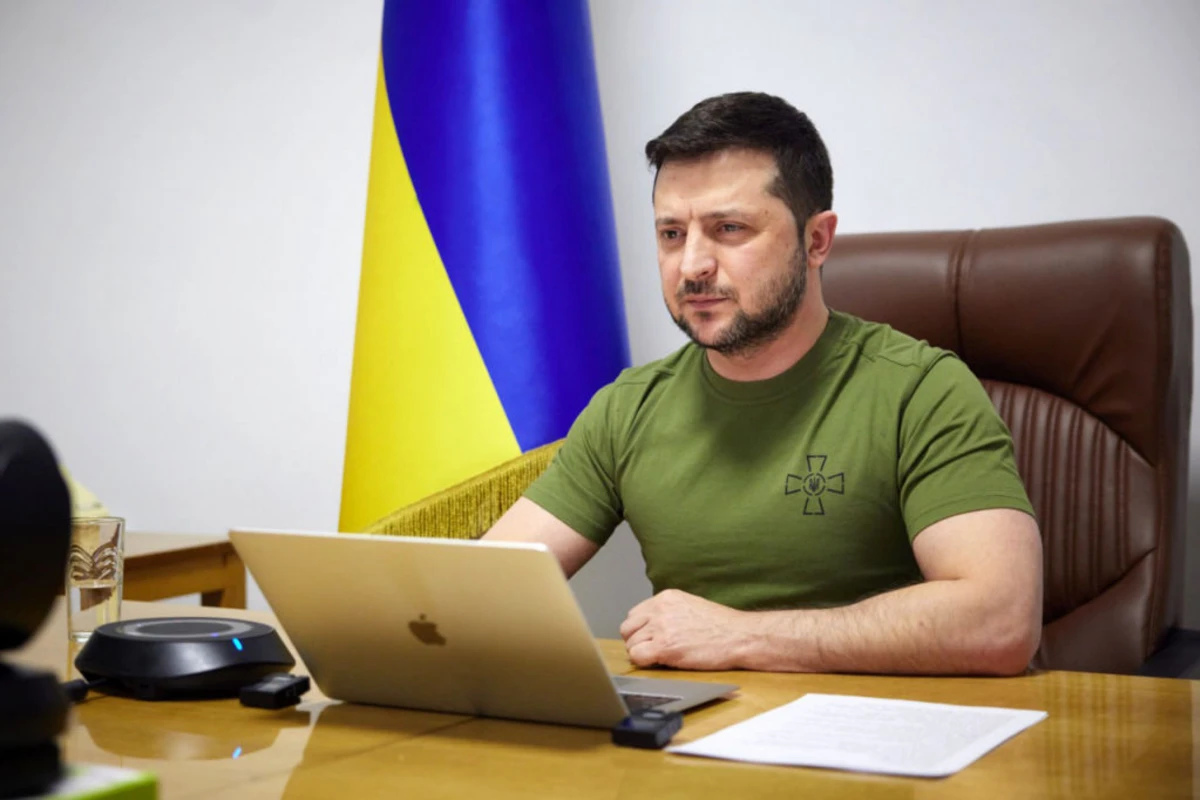 Зеленский заявил о дефиците артиллерийских снарядов