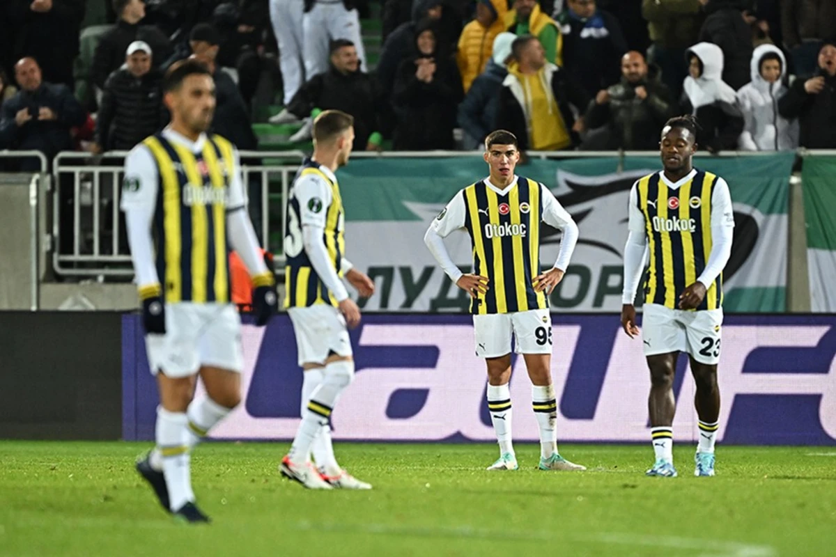 Fənərbaxça 3 əcnəbi ilə yollarını ayırır