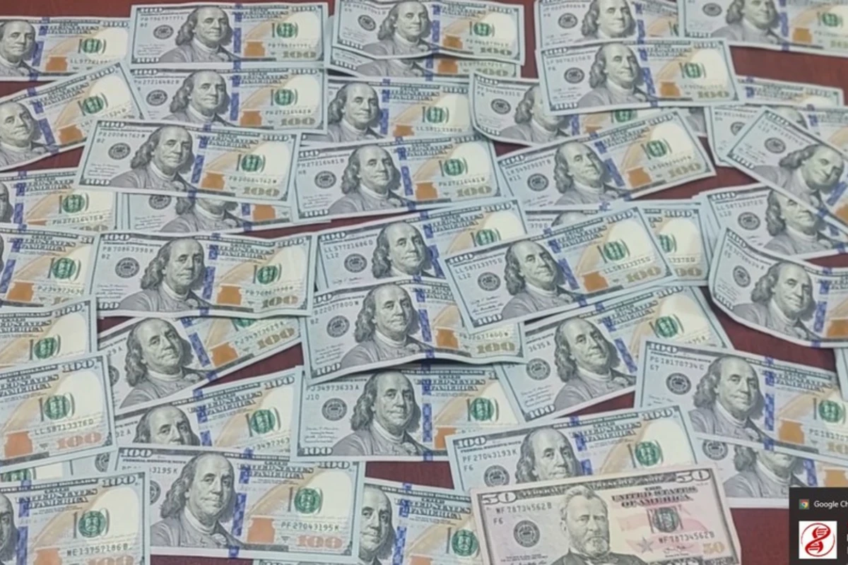 Gəncədə 6 min dolları və 40 min manatlıq qızıl oğurlayan qadın saxlanılıb - FOTO