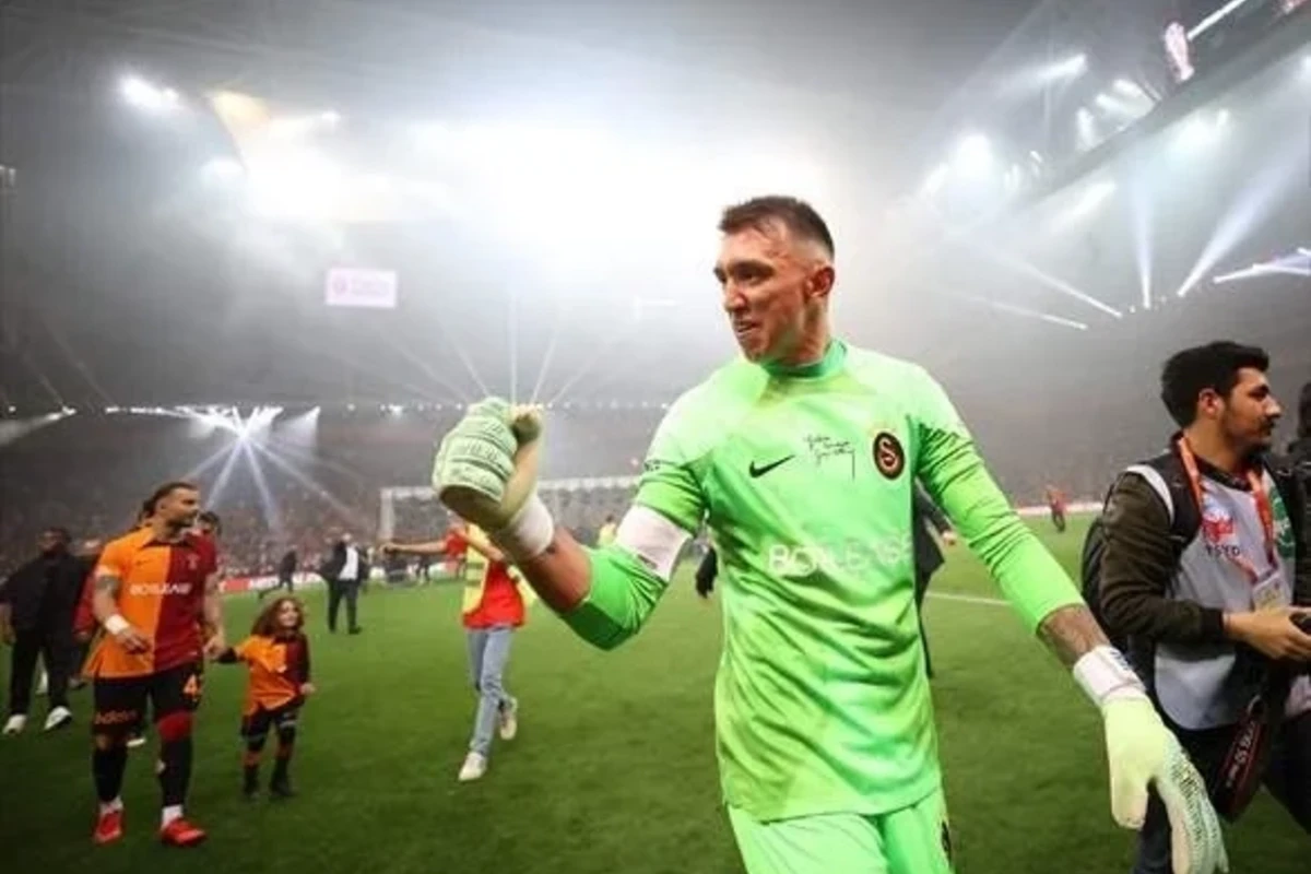 Musleranın yerinə “Qalatasaray”a argentinalı qapıçı gəlir - FOTO