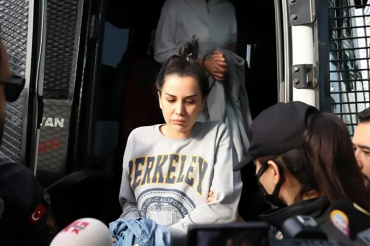 Həbsdə olan Dilan Polat hamilədir? - FOTO/VİDEO Həbsdə olan Dilan Polat hamilədir? - FOTO/VİDEO