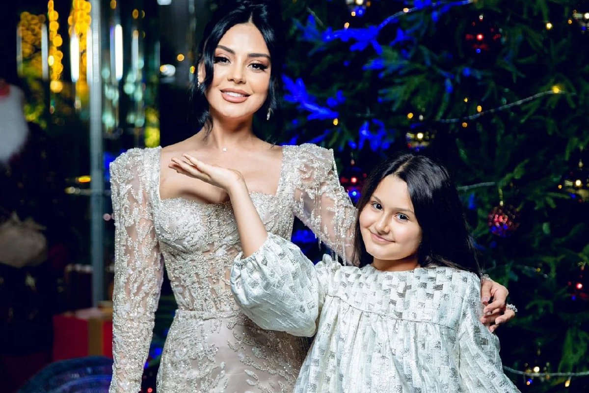 Vüsalə Əlizadə 12 yaşlı qızı haqqında: Estetik həkim olsun istəyirəm - FOTO