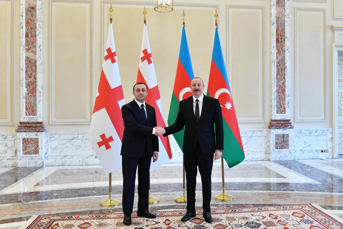 Azərbaycan Prezidenti İlham Əliyev Gürcüstanın Baş naziri İrakli Qaribaşvili ilə görüşüb - YENİLƏNİB + FOTO