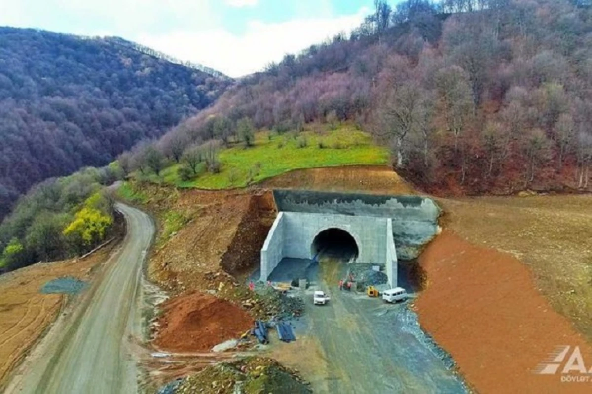 Dünyanın ən böyük tunellərindən birinin MÖHTƏŞƏM GÖRÜNTÜLƏRİ - VİDEO