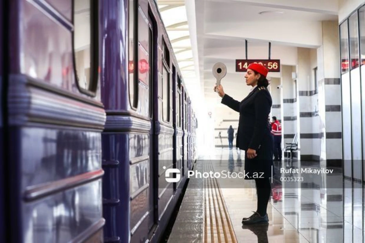 Bakı metrosunda ləngimə: Sərnişinlər qatardan düşürüldülər Bakı metrosunda ləngimə: Sərnişinlər qatardan düşürüldülər