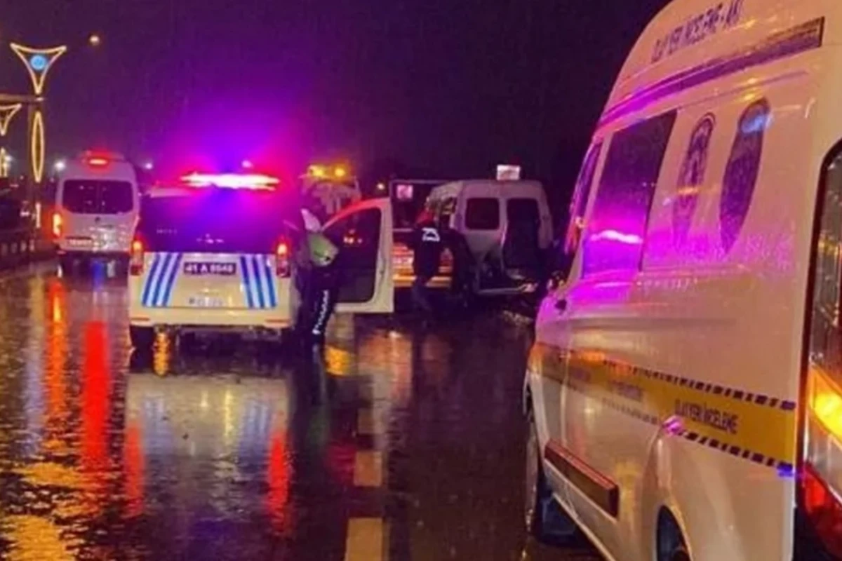 22 nəfər yaralandığı qəzada oğlunun vəziyyətini öyrənmək üçün gələn ananı maşın vurub öldürdü 22 nəfər yaralandığı qəzada oğlunun vəziyyətini öyrənmək üçün gələn ananı maşın vurub öldürdü