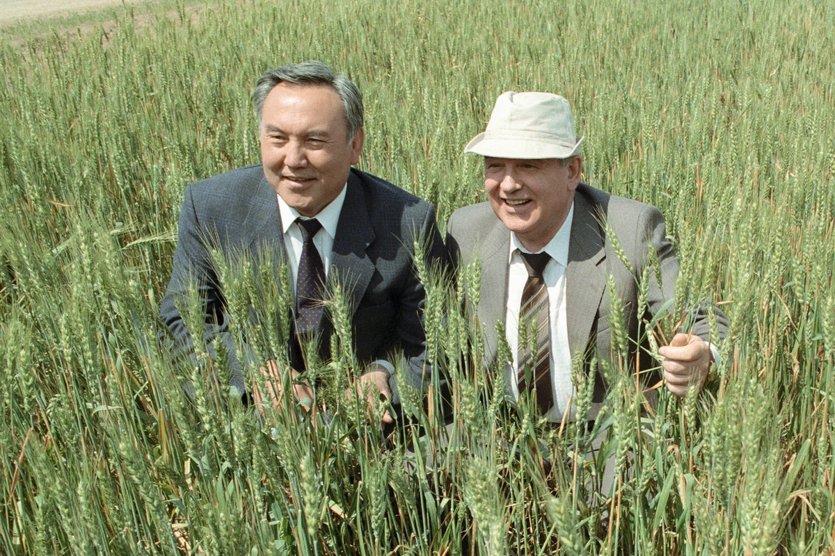 Nazarbayev Ukraynadakı döyüşləri Qorbaçovun səhvlərinin nəticəsi adlandırıb