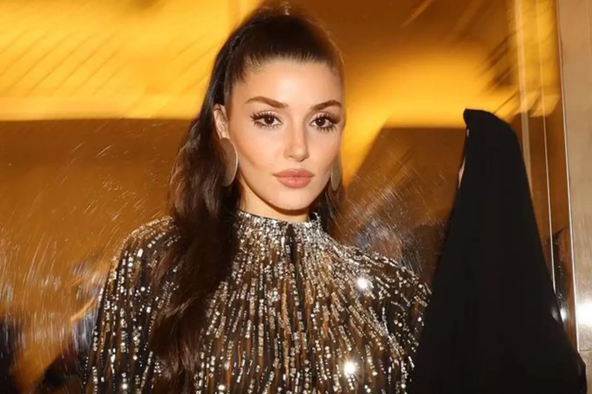 Hande Erçel tərzi ilə diqqət çəkdi - FOTO/VİDEO