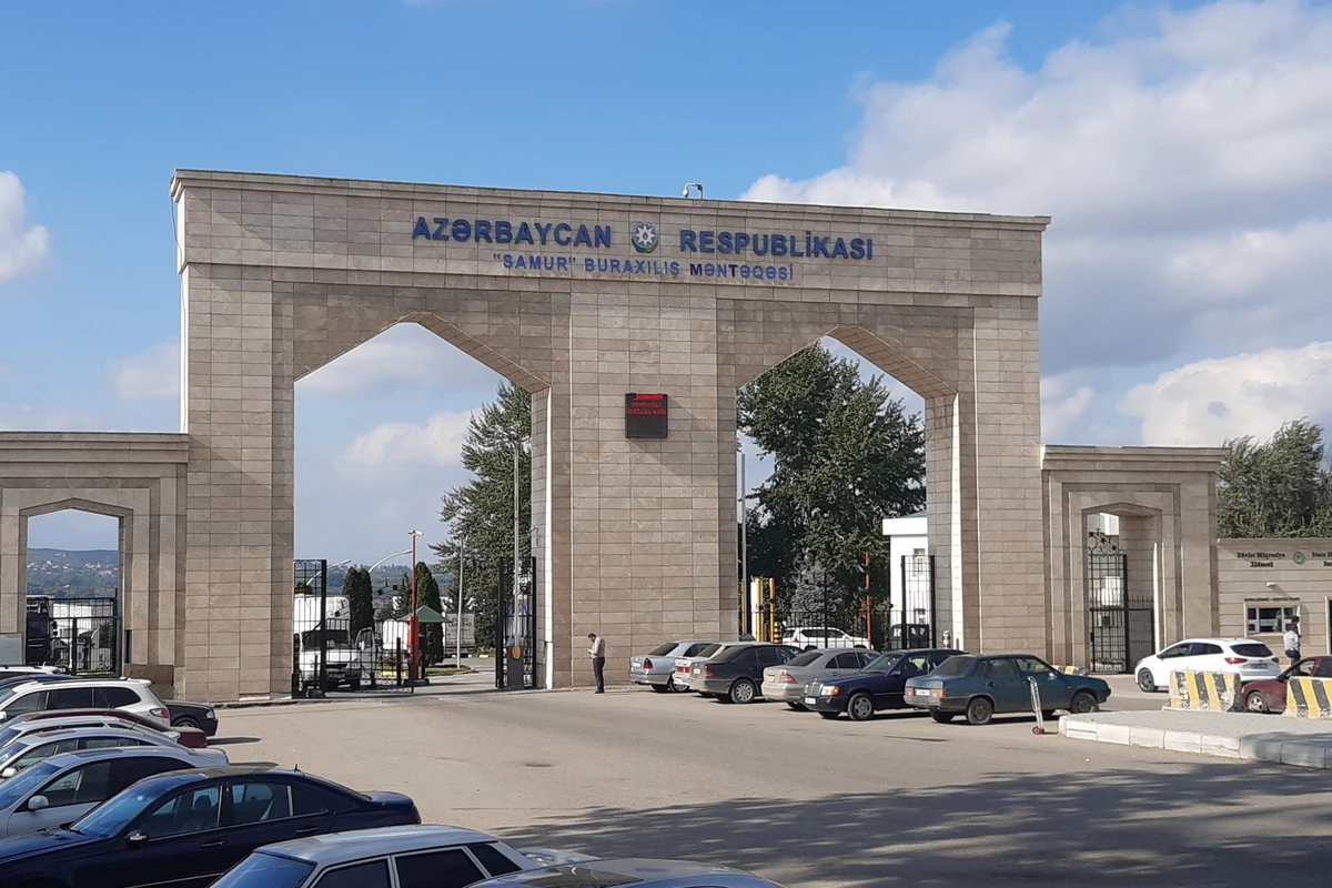 Предотвращен незаконный ввоз в Азербайджан большого количества автозапчастей - ФОТО
