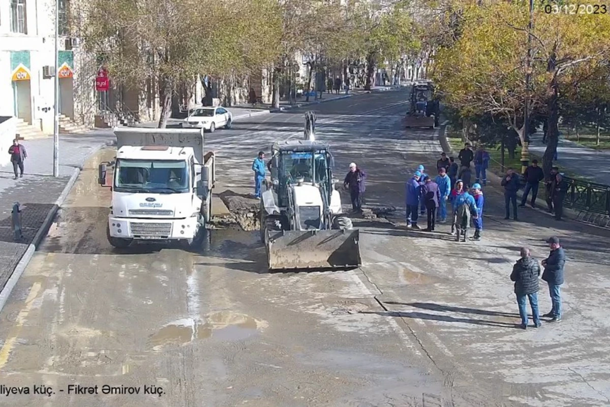 Bakının bu küçəsində yolda məhdudiyyət tətbiq edilib - FOTO