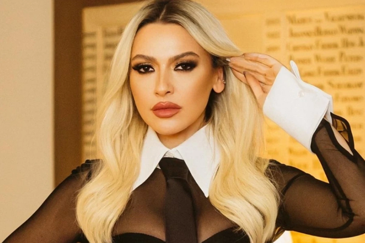 Qalatasarayın məşhur futbolçusu Hadise ilə eşq yaşayırmış - FOTO