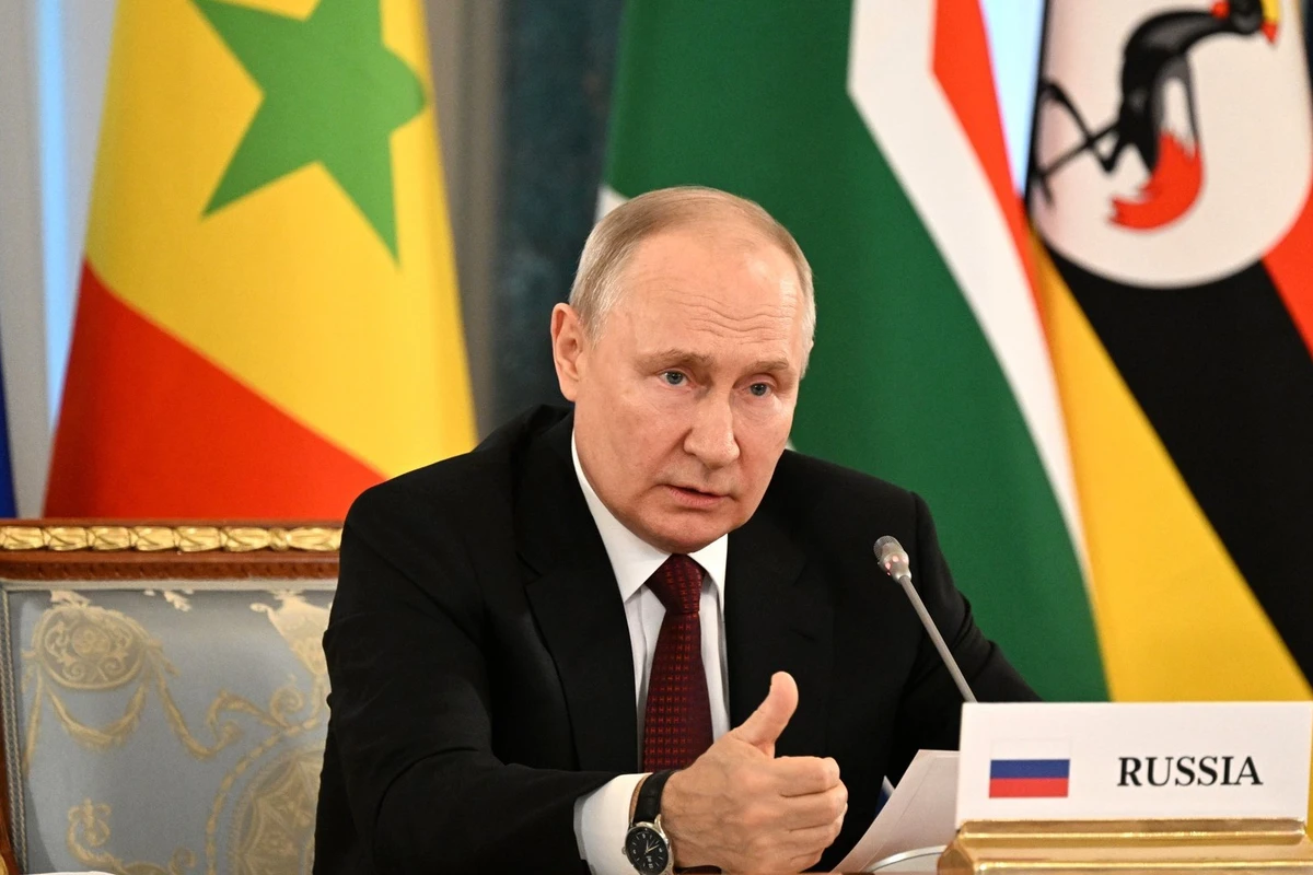 Putin BƏƏ və Səudiyyə Ərəbistanına səfər edəcək